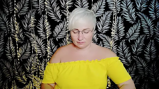 Olivia_playful webcam