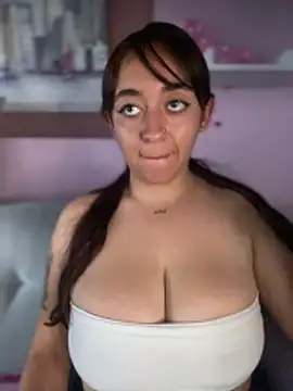 Watch Im_Luuu live on EroticFlix - High definition streams