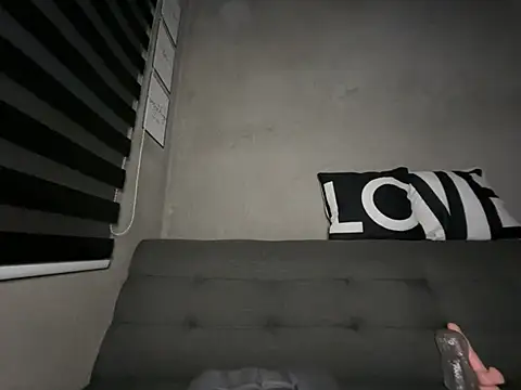 wild_apple69 webcam