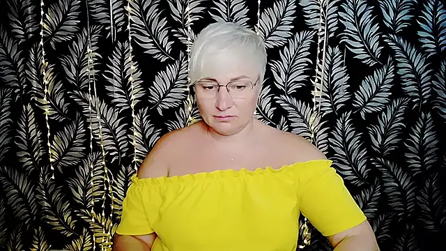 Olivia_playful webcam