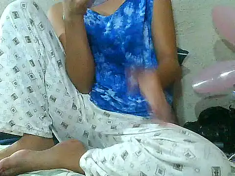 PinaySkinnyGirl webcam