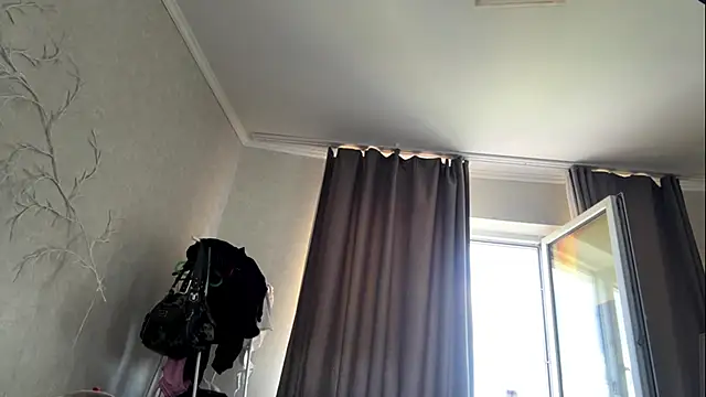 Watch LouisePavlides live on EroticFlix - High definition streams