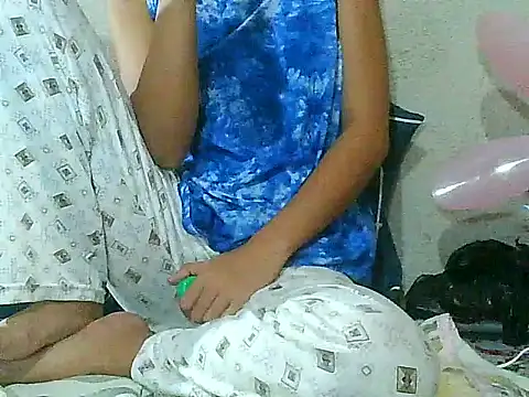 PinaySkinnyGirl webcam