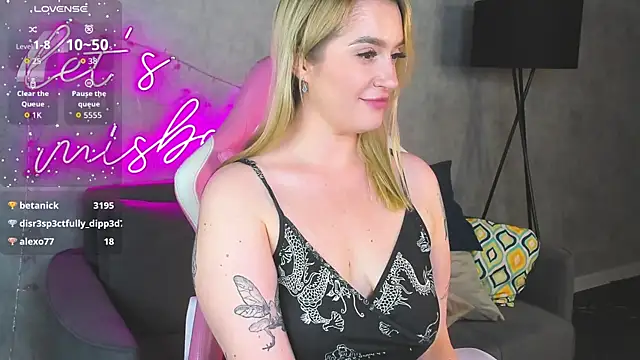 Watch Viickie_Nelsson live on EroticFlix - High definition streams