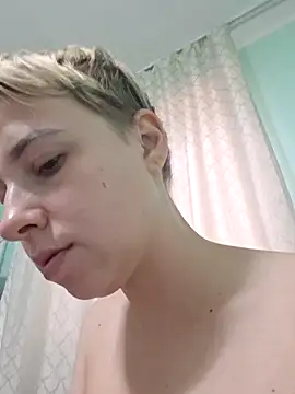 Gussie_Bridie webcam