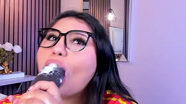 Watch AvyMilton live on EroticFlix - High definition streams