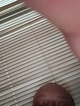 SaltedBuzz95 webcam