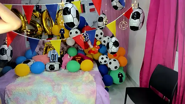 Watch Mindy_19 live on EroticFlix - High definition streams