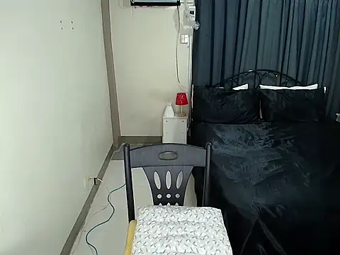 petitetsbigloads webcam