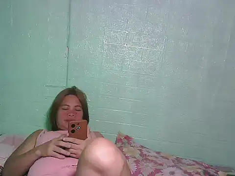 Smilinglovely webcam