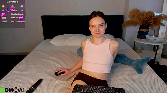Watch Elvienne live on EroticFlix - High definition streams