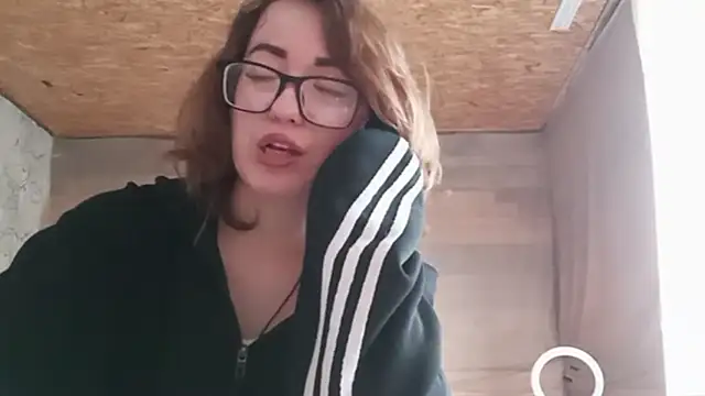 OliviaMoment webcam