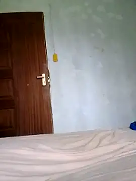 Prettyluna00 webcam