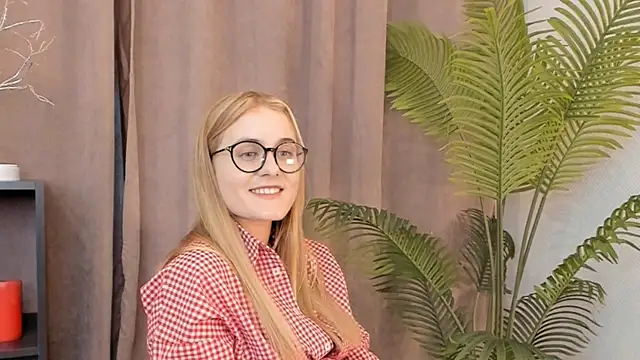 CaroleeIlle webcam