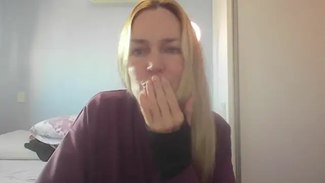 Annylove1 live cam on StripChat