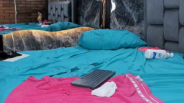 Couple_Gold69 webcam