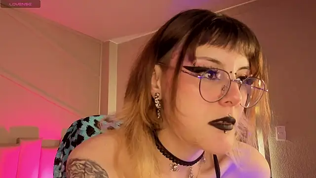 Rossiee_huntt webcam