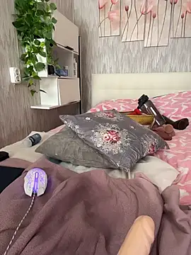 kitty-kelsi - Kitty-Kelsi's free webcam - UK Sex Cams