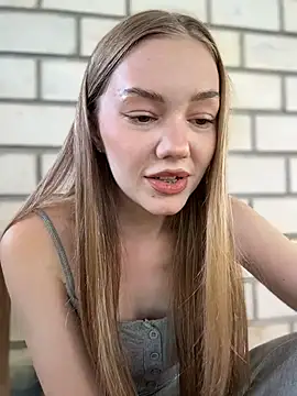MilaMoone webcam