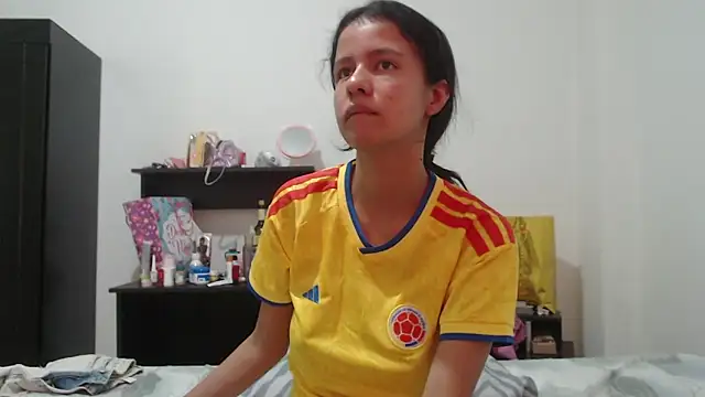 Watch nathaly_jones_ live on EroticFlix - High definition streams