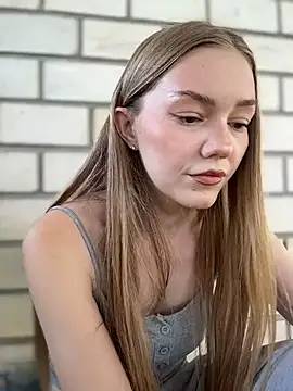 MilaMoone webcam