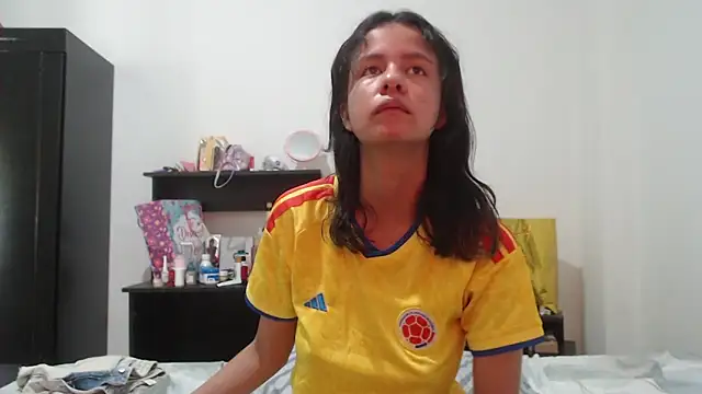 Watch nathaly_jones_ live on EroticFlix - High definition streams