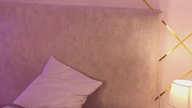 Nioki_ live cam on StripChat