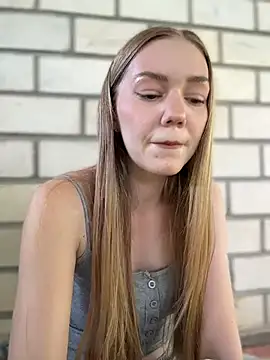 MilaMoone webcam