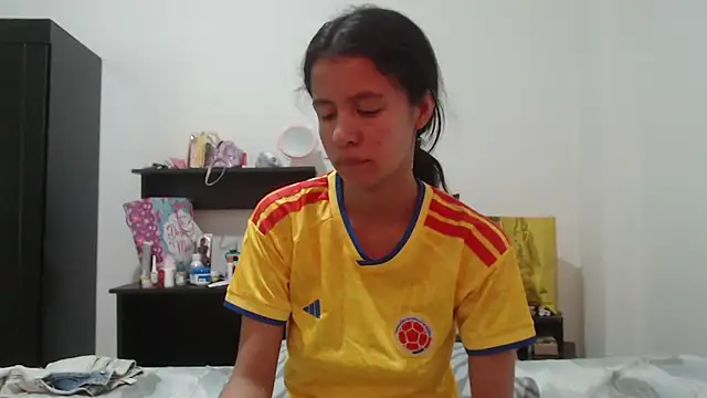 Watch nathaly_jones_ live on EroticFlix - High definition streams