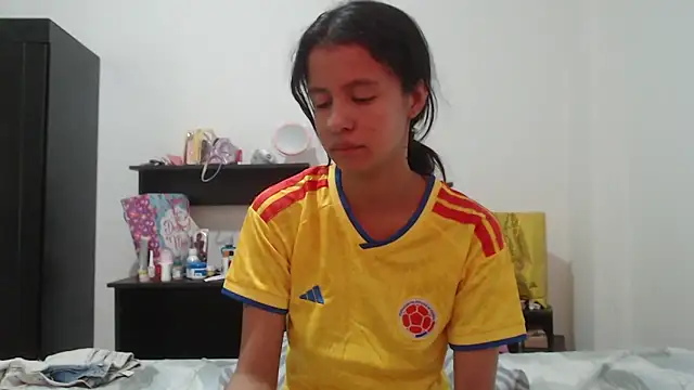 Watch nathaly_jones_ live on EroticFlix - High definition streams