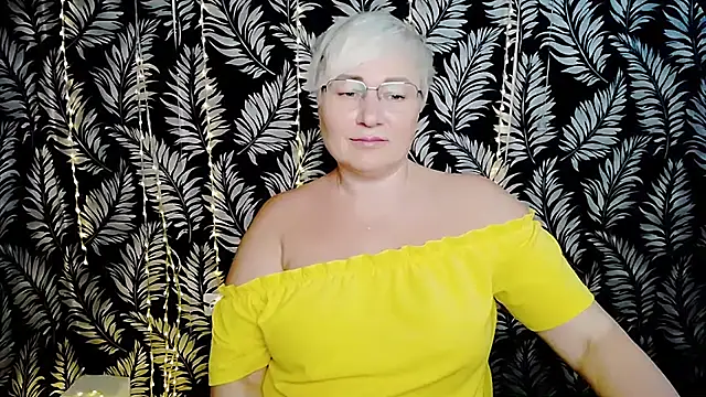 Olivia_playful webcam