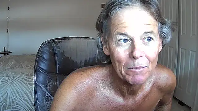 nakeedcowboi65 webcam