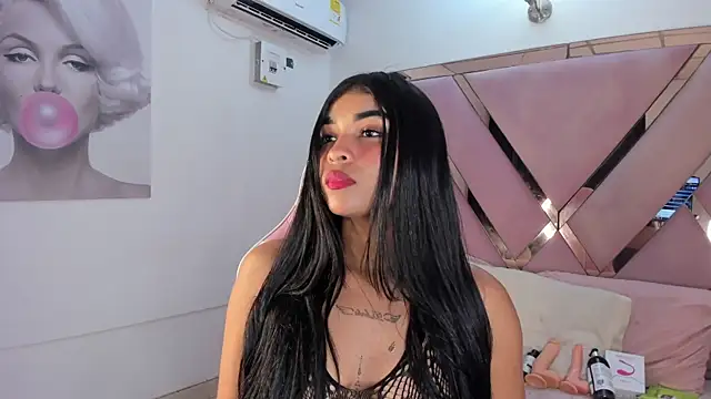 Watch honeyhtx live on EroticFlix - High definition streams