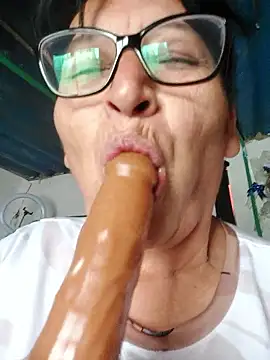 Watch clarita_01 live on EroticFlix - High definition streams