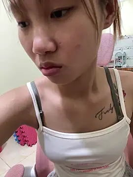 Watch Vi_sexyy live on EroticFlix - High definition streams