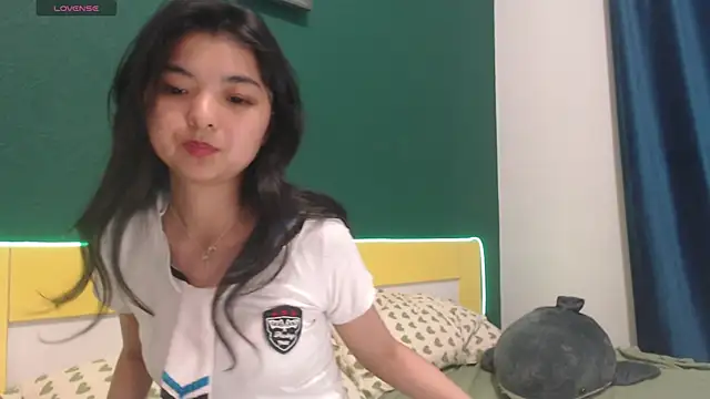 Shy_Kira webcam