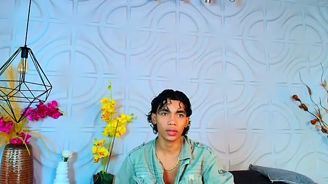 AlanCutee webcam
