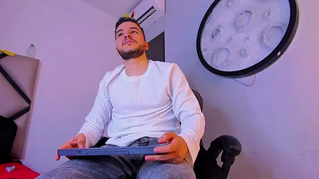 mike_257 webcam