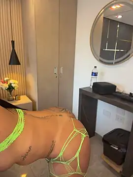 emily-Hornyy webcam