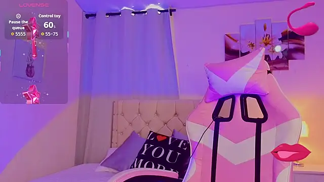 naomifire_ webcam
