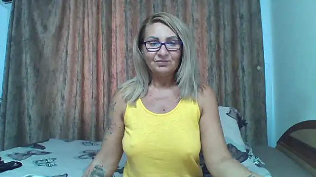 PussyEvely webcam
