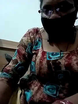 Menka_cut34 webcam
