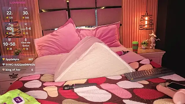 MiaTorres4 live cam on StripChat