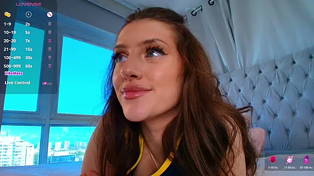 skinny_alice (F young) - take off shorts