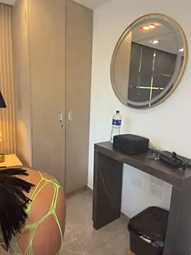 emily-Hornyy webcam
