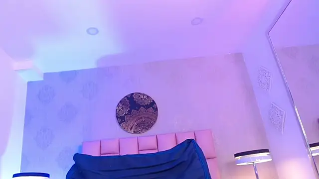 IsabelleDaza webcam