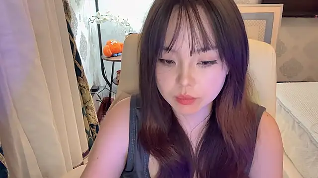 LongLongQueen webcam