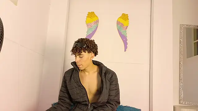 Monyel_Blake webcam