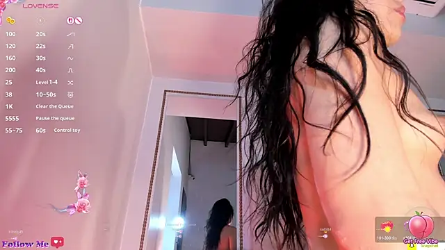 AlannaJoness webcam