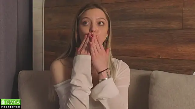 EmilieLong webcam